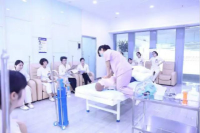 北京方舟医院举办护理操作技能比赛庆祝5.12护士节！(图1)